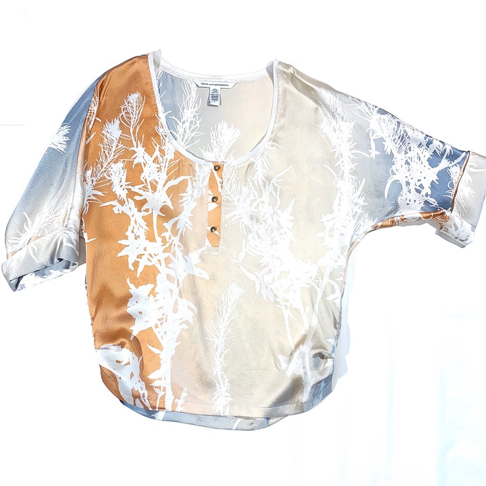Diane Von Furstenberg Peach, Cream & Light Blue Floral Henley Tunic
